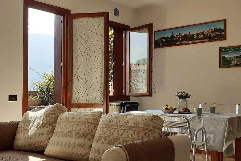 Feel at Home - CASA LOREDANA Lovere 0*,  Italië
