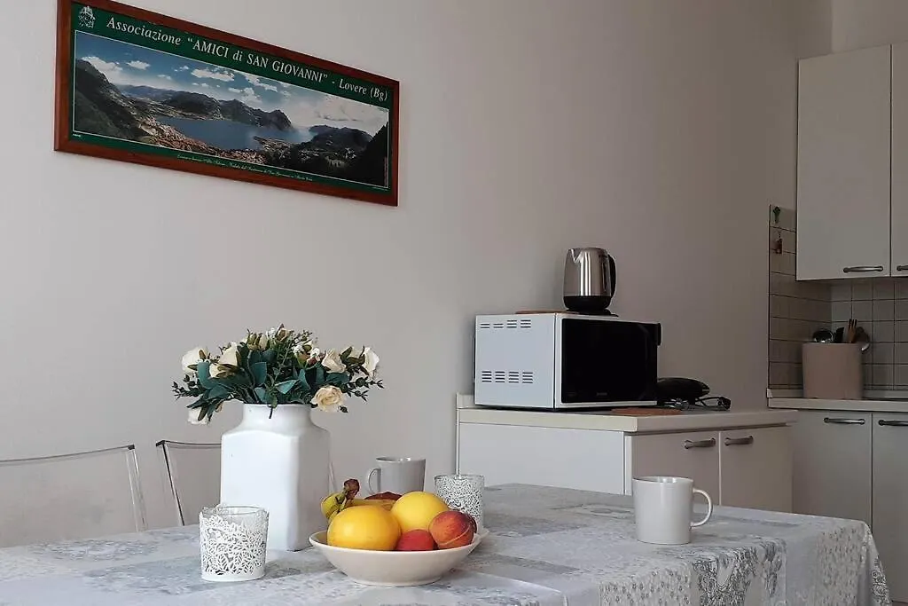 Feel at Home - CASA LOREDANA Lovere